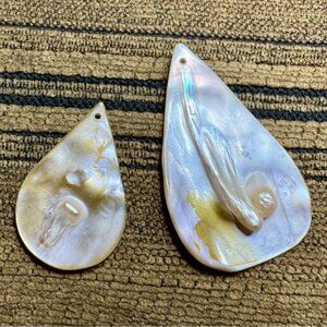 Vintage Blister Cream and White Iridescent Pearl pendant